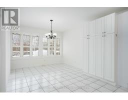 16 GREEN PINE CRESCENT - 16