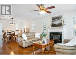 16 GREEN PINE CRESCENT - 19