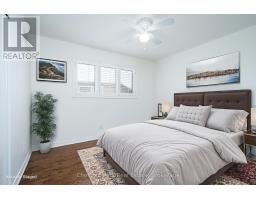 16 GREEN PINE CRESCENT - 32