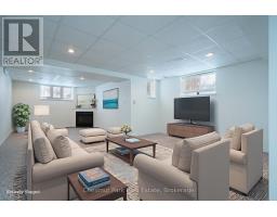 16 GREEN PINE CRESCENT - 38