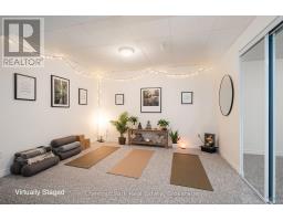 16 GREEN PINE CRESCENT - 42