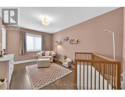 167 ROSANNE CIRCLE - 27