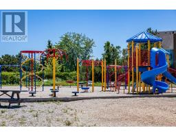 843 SUNCREST CIRCLE - 39