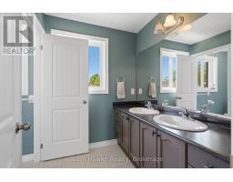 3 SHEPPARD DRIVE - 27
