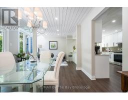 22 BRIDLEWOOD CRESCENT - 13