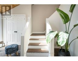 22 BRIDLEWOOD CRESCENT - 22