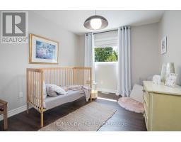 22 BRIDLEWOOD CRESCENT - 32