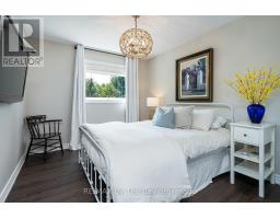 22 BRIDLEWOOD CRESCENT - 33