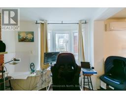 3 MAYNARD AVENUE - 32