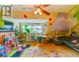 3 MAYNARD AVENUE - 38