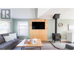 900 VICTORIA ROAD - 24