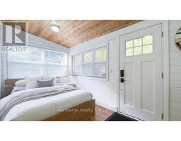 900 VICTORIA ROAD - 31