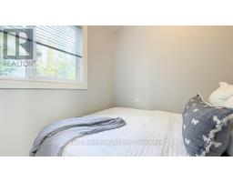 900 VICTORIA ROAD - 32