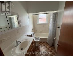 7 SKOV CRESCENT - 8