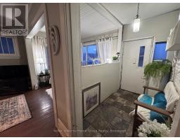 22 CLARE AVENUE - 8