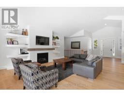 185 LOUISE CREEK CRESCENT - 18
