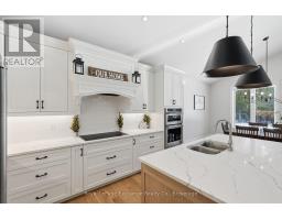 185 LOUISE CREEK CRESCENT - 21