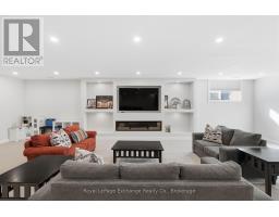 185 LOUISE CREEK CRESCENT - 37
