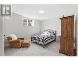185 LOUISE CREEK CRESCENT - 41