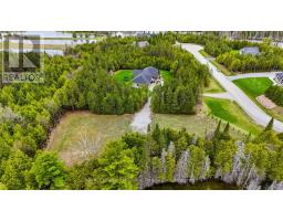 185 LOUISE CREEK CRESCENT - 45