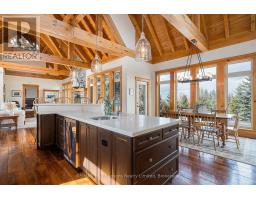 147 LAKESHORE ROAD E - 14