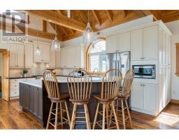 147 LAKESHORE ROAD E - 15
