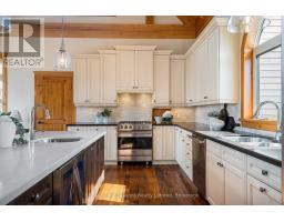 147 LAKESHORE ROAD E - 16