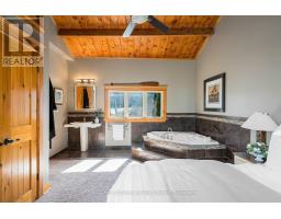 147 LAKESHORE ROAD E - 19