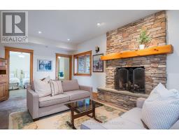 147 LAKESHORE ROAD E - 27