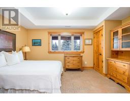 147 LAKESHORE ROAD E - 31