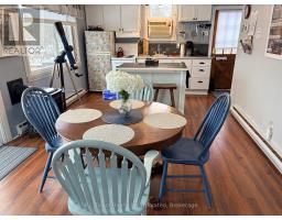 9 RAVINE PARK ROAD N - 18