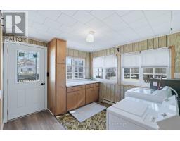 77 KING STREET S - 19