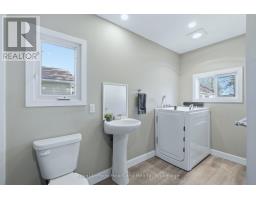 77 KING STREET S - 22