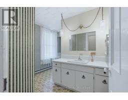77 KING STREET S - 26