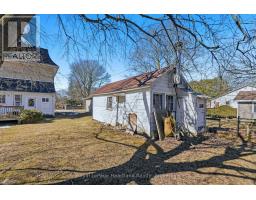 77 KING STREET S - 32
