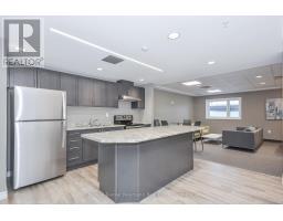 106 - 7 KAY CRESCENT - 35