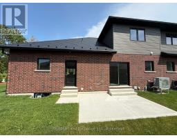 UNIT 4 - 8 GOLF LINKS ROAD - 4
