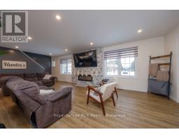 482 WOLSLEY STREET - 3