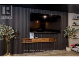 482 WOLSLEY STREET - 32