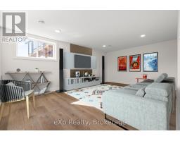 544 NEWFOUNDLAND STREET - 31