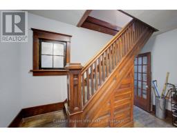 17 ARTHUR STREET E - 15