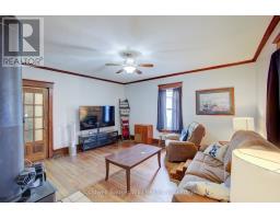 17 ARTHUR STREET E - 3