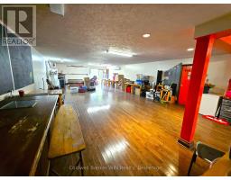 17 ARTHUR STREET E - 39