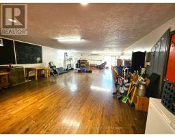 17 ARTHUR STREET E - 42