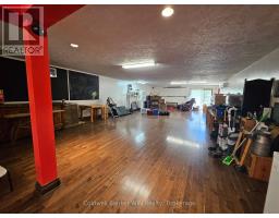 17 ARTHUR STREET E - 46