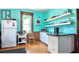 21 WILLIAM STREET N - 7