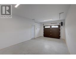 40 - 1182 QUEEN STREET - 11
