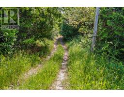 952 BRUCE ROAD 23 - 44