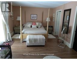 83 DUNCAN STREET S - 26