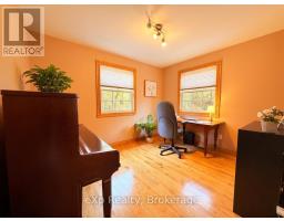 705 VICTORIA ROAD - 11